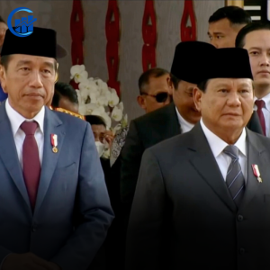 Hadiri Pelantikan DPR, Jokowi dan Prabowo Kompak Naik Mobil RI 1